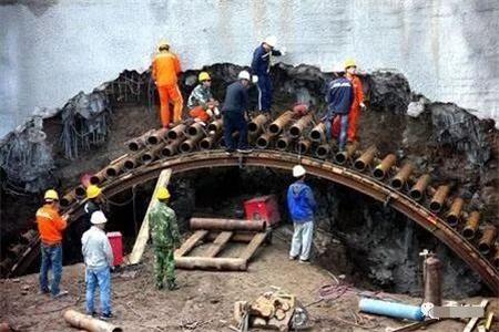 富平隧道钢花管支护案例